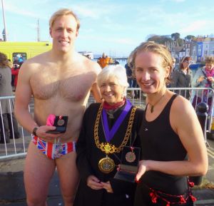 The winners pose for phots with the Mayor